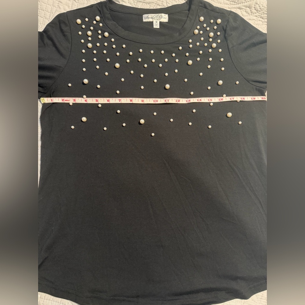 Black Pearl Embellished Women's Top - Picture 4 of 6